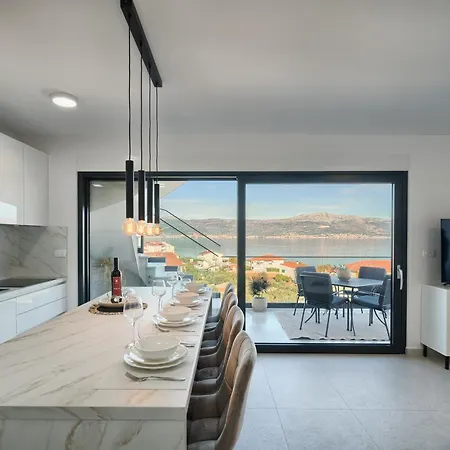 Penthouse Mare - Rooftop And Pool * سلاتين