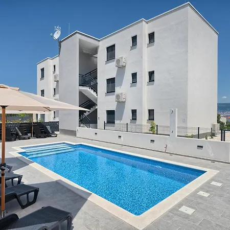 Penthouse Mare - Rooftop And Pool