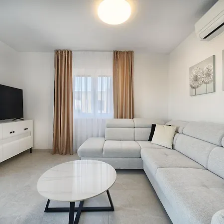 Penthouse Mare - Rooftop And Pool * Slatine